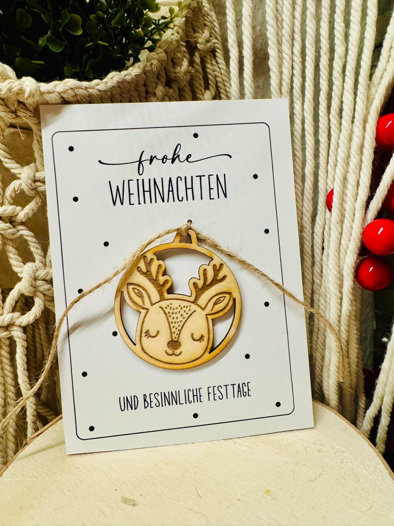 Karte mit Weihnachtsanhänger
